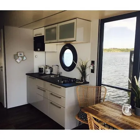 Woonboot Havenprins Botel